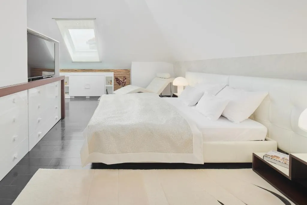 Premium Suite with Terrace and Old Town View