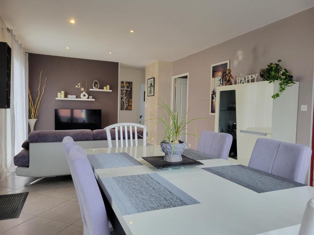 Posezení v ubytování Maison cosy entre mer et Brière