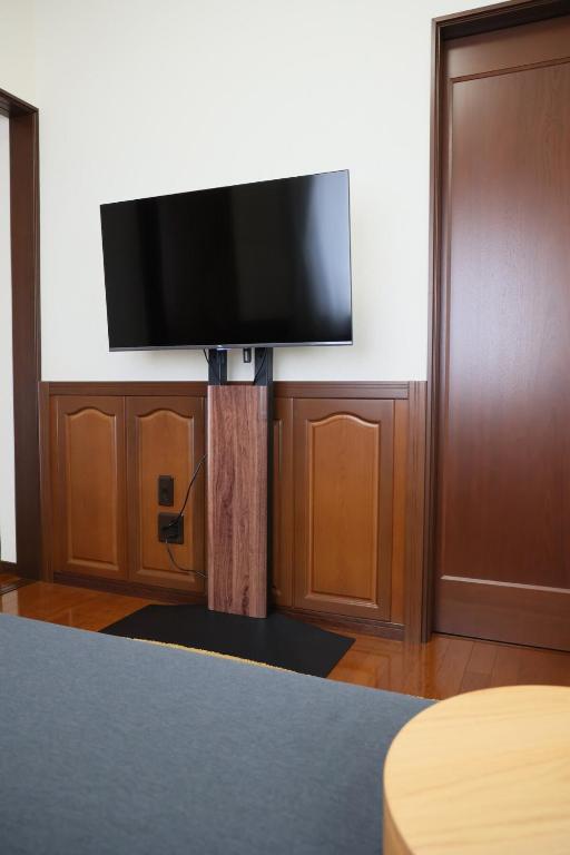 TV a/nebo společenská místnost v ubytování 2 minutes on foot from the station You can use it with peace of mind because it is a whole house