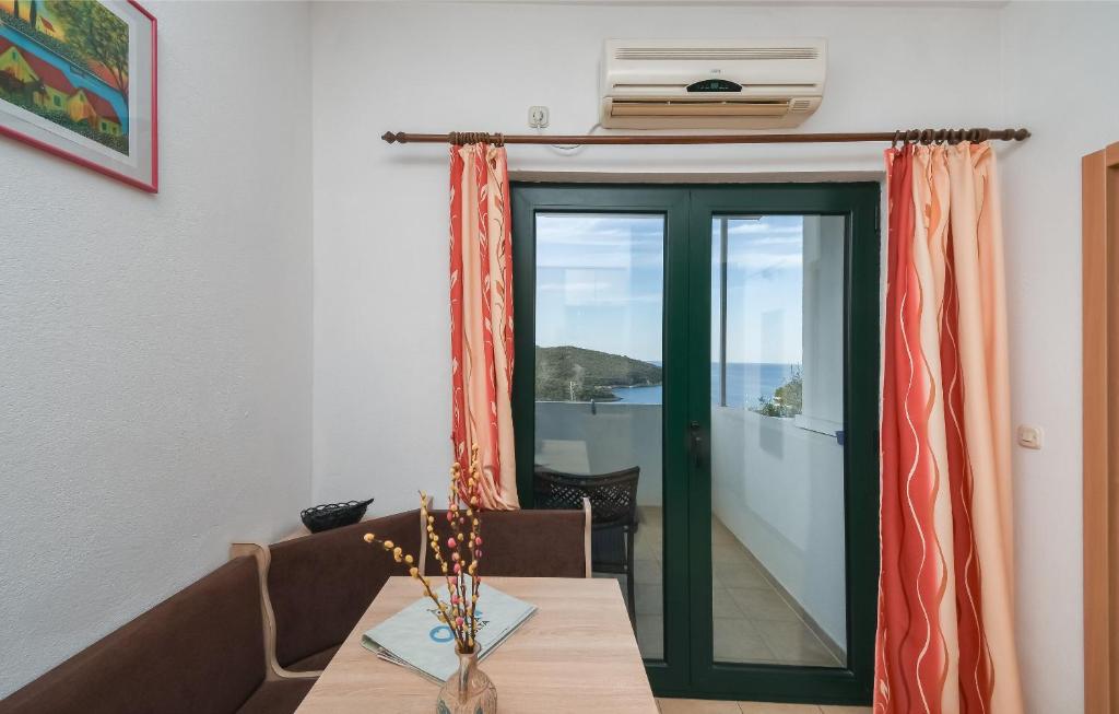 Zdjęcie z galerii obiektu Apartments Toni w mieście Maslinica