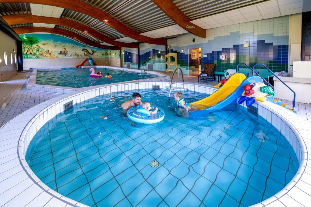 Bazén v ubytování Siblu Camping Meerwijck nebo v jeho okolí