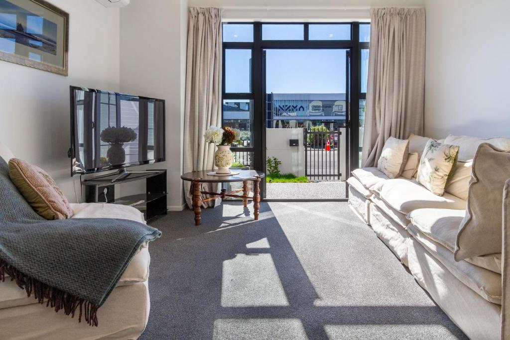 Character Meets Comfort, 2-Bedroom City Townhouse - Resim 1