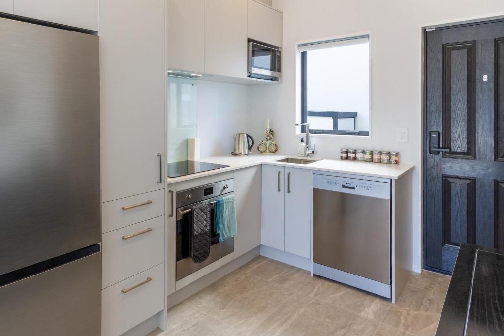 Character Meets Comfort, 2-Bedroom City Townhouse - Resim 21