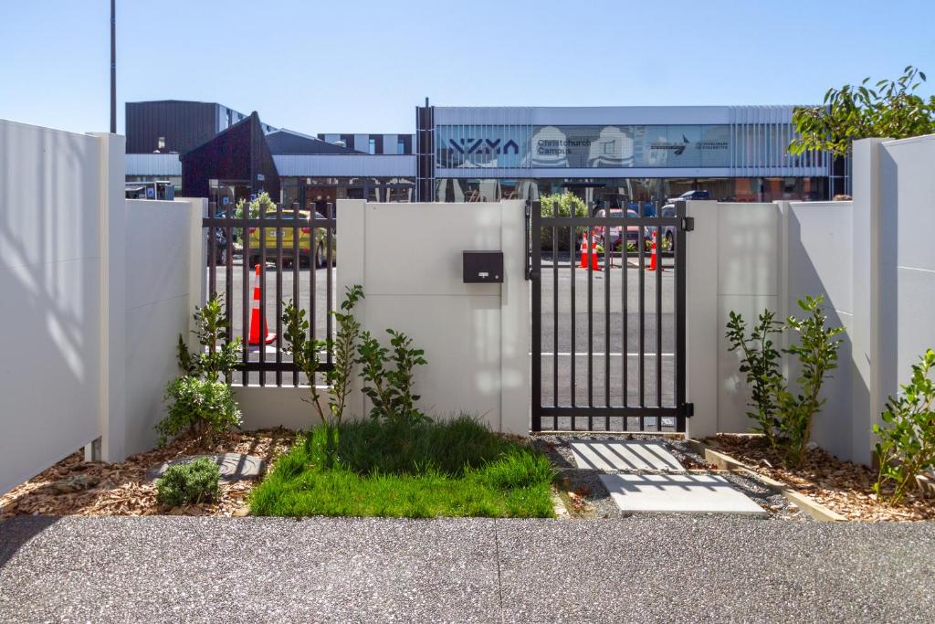 Character Meets Comfort, 2-Bedroom City Townhouse - Resim 11