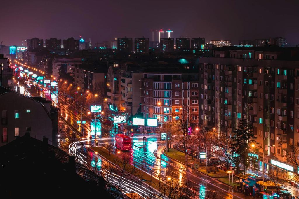Nespecifikovaný výhled na destinaci Skopje nebo výhled na město při pohledu z hotelu