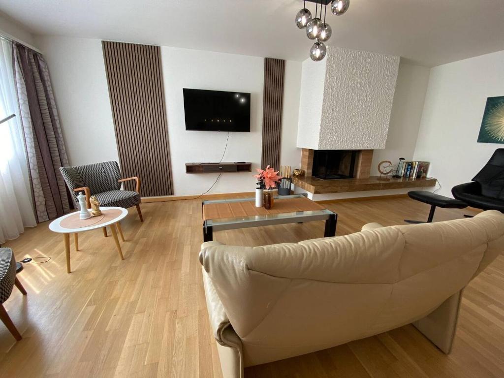 TV a/nebo společenská místnost v ubytování Apartment Arnold
