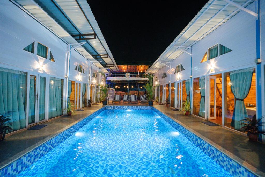 Bazén v ubytování Bayview Cottage Pool nebo v jeho okolí