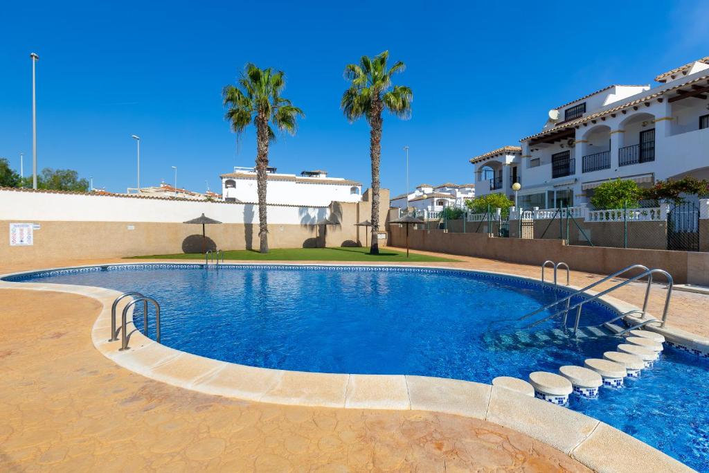 The swimming pool at or close to La Kaye