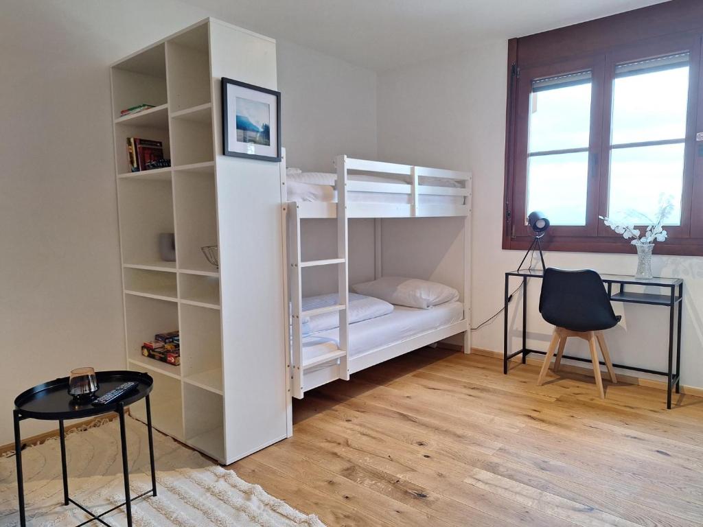 Postel nebo postele na pokoji v ubytování Luxescape-Traumaussicht-Wandergebiet-Paragleiten-Mountainbiken-Erlebnis CARD