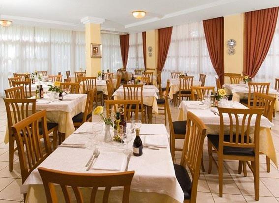 Εστιατόριο ή άλλο μέρος για φαγητό στο Hotel PARIGI