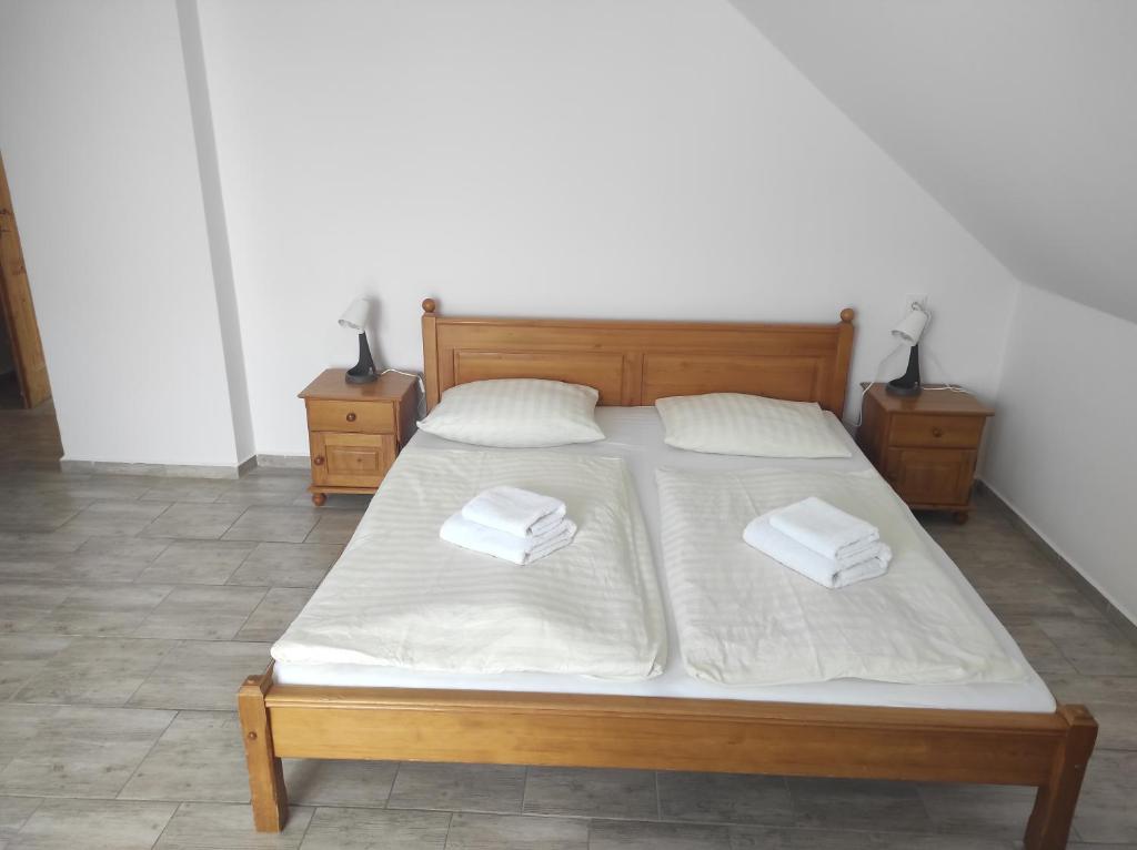 Penzion U Jandů - Tweepersoons- Of Tweelingkamer Met Extra Bed