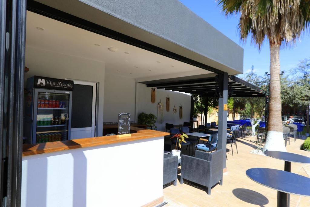 Fotografie z fotogalerie ubytování Hotel Golden Oak v destinaci Ksamil