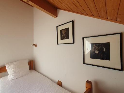 Postel nebo postele na pokoji v ubytování Le Moulin De La Pipe - Logis Hotel Restaurant
