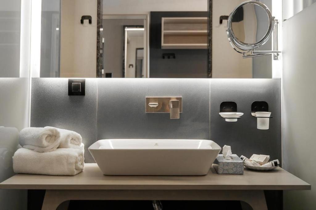 Pearl SeaBreeze Suites - 11