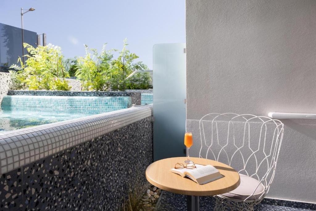 Pearl SeaBreeze Suites - 17