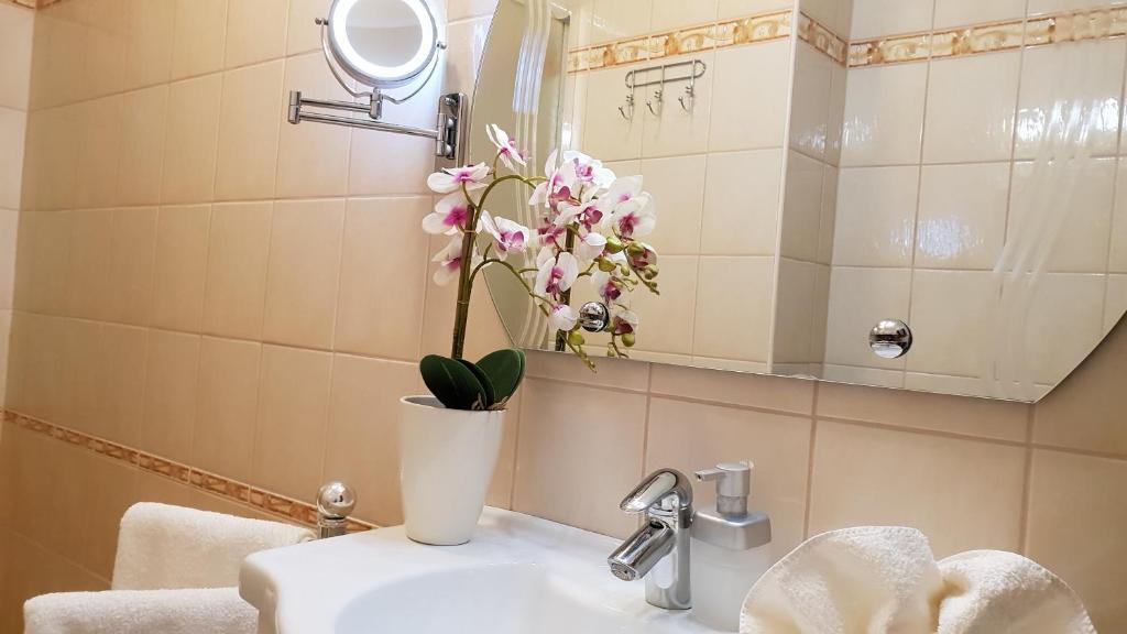 Koupelna v ubytování Hotel Isabell Győr