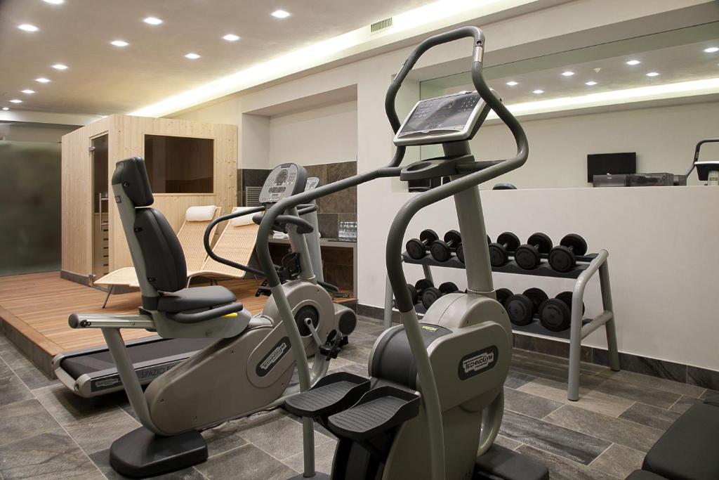 Fitness centrum a/nebo fitness zařízení v ubytování Hotel Di Varese