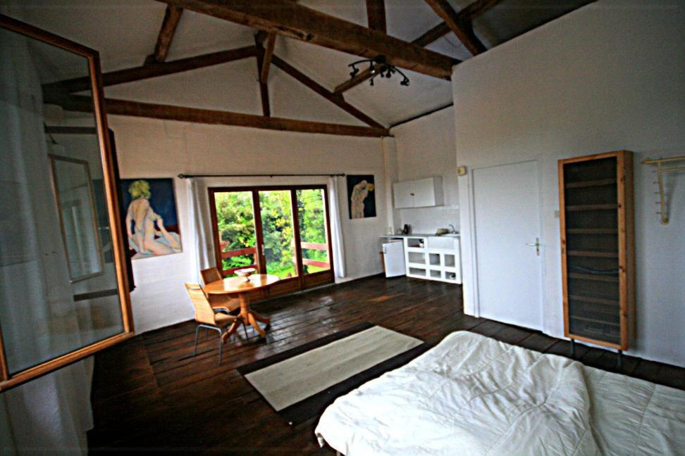 Kuchyň nebo kuchyňský kout v ubytování Naturist Hotel Peyraille