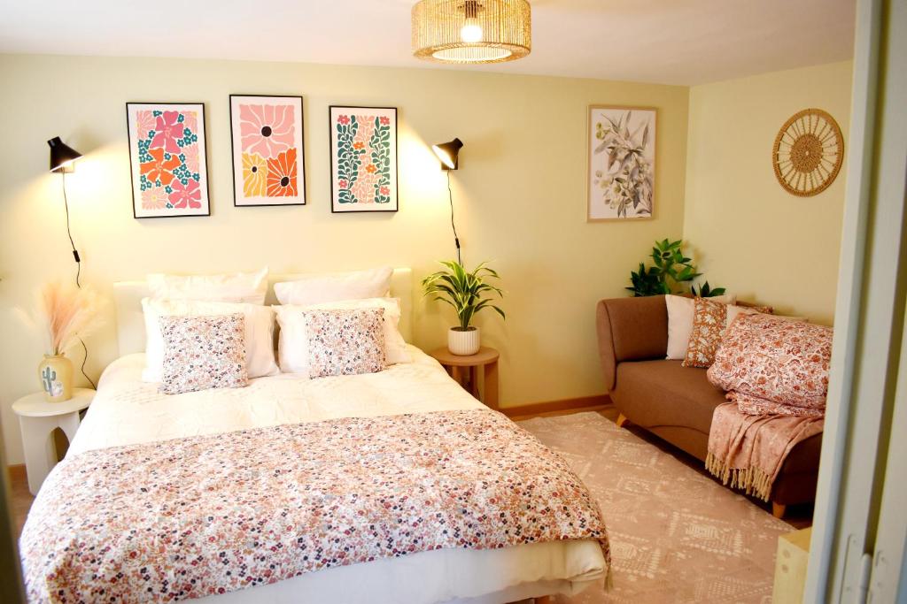 Postel nebo postele na pokoji v ubytování La licorne poitevine