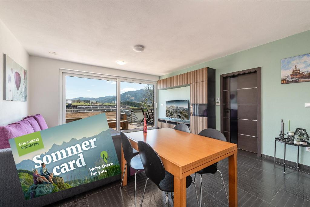 Nespecifikovaný výhled na hory nebo výhled na hory při pohledu z apartmánu