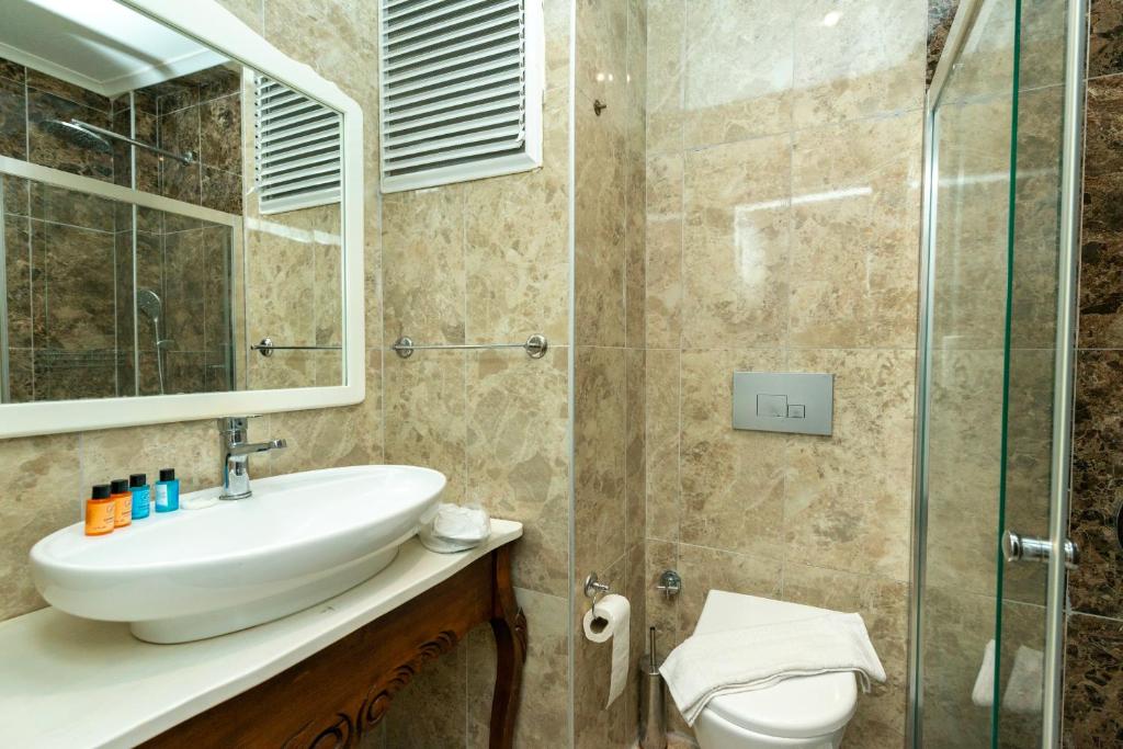 Koupelna v ubytování Cennet Life Hotel