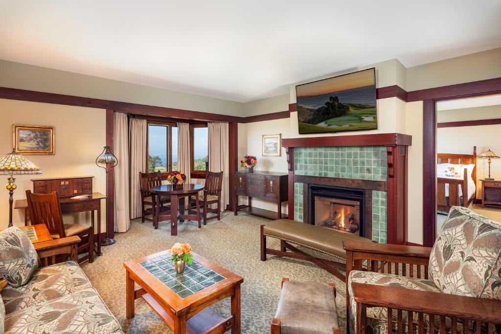 The Lodge at Torrey Pines - 