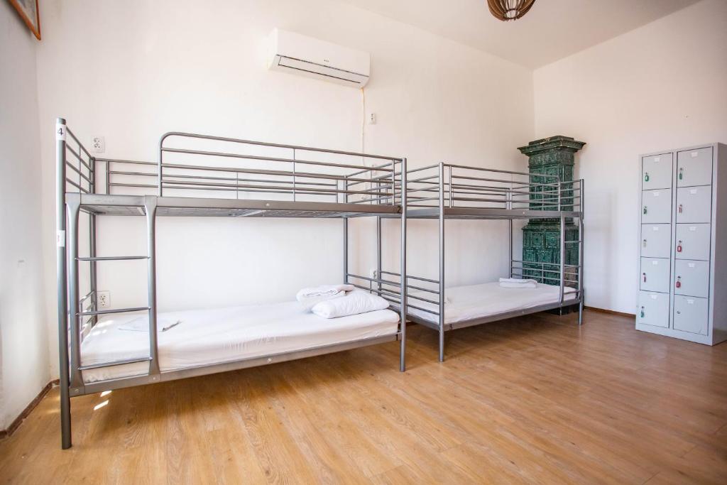 Anchi Guesthouse - 4床位宿舍间的床位
