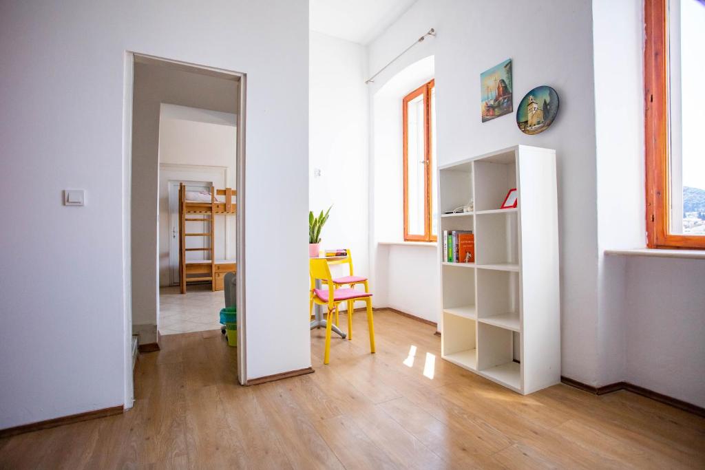 Anchi Guesthouse - 6床宿舍间的床位