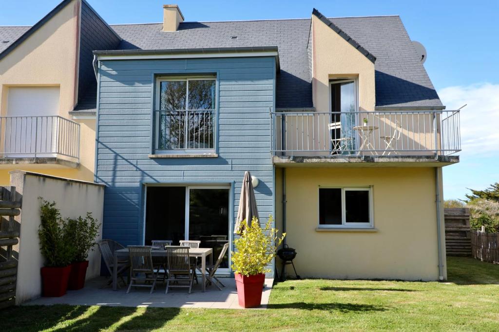 Photo de la galerie de l'établissement House near beach and center of Carteret 6 pers, à Barneville-Carteret