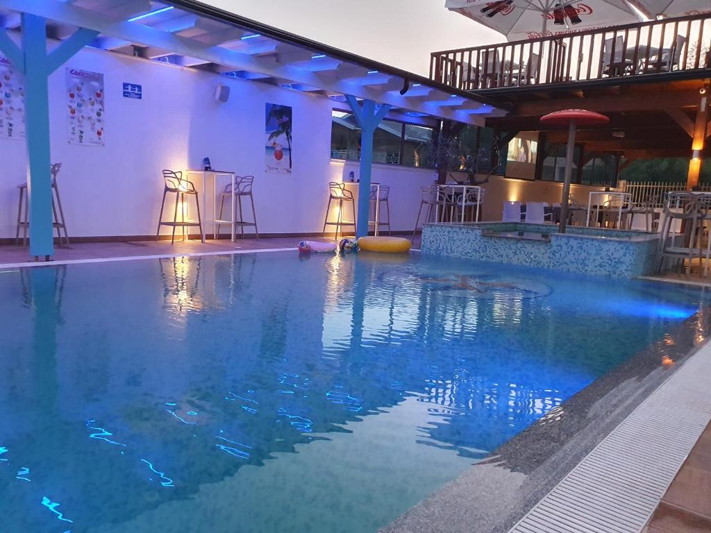 Bazén v ubytování Brian Hotel nebo v jeho okolí
