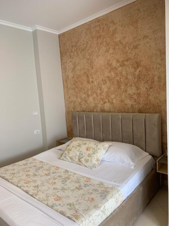 Postel nebo postele na pokoji v ubytování Elsa house