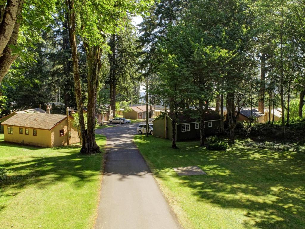 Zahrada ubytování Malahat Bungalows Motel