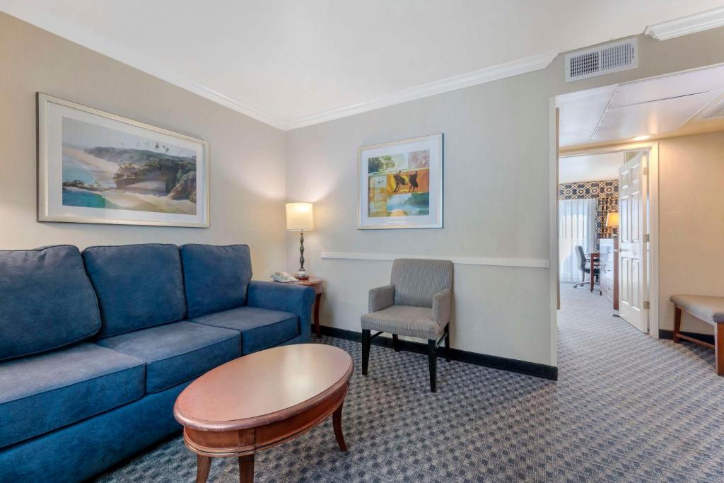 Best Western Plus Marina Shores Hotel - Suite Queen 2 Pièces Avec Canapé-Lit Et Balcon