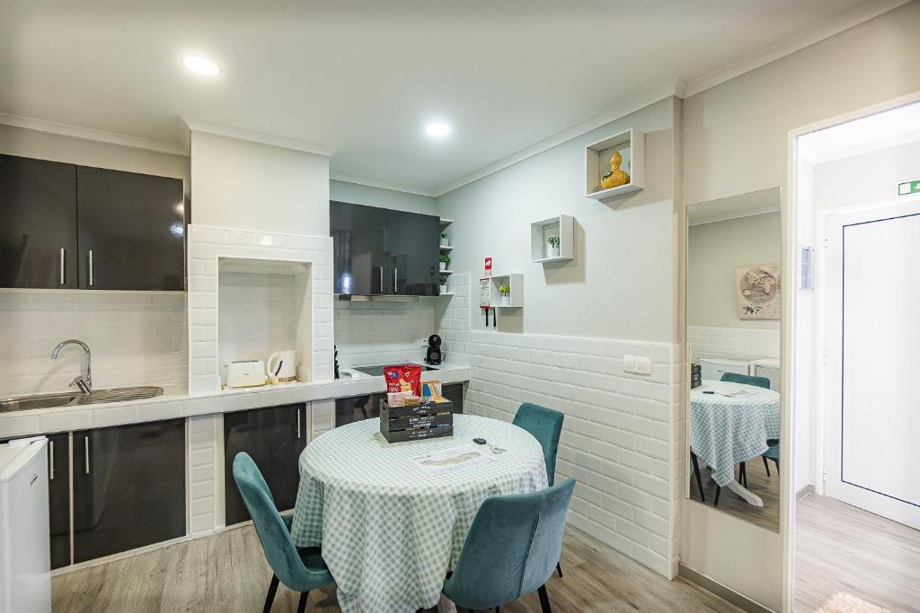 Pineapple Studio - 12