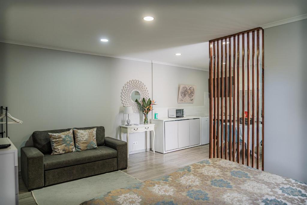 Pineapple Studio - 5