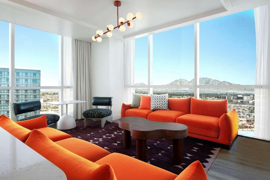 Virgin Hotels Las Vegas, Curio Collection by Hilton - 