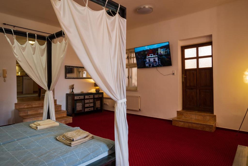 Postel nebo postele na pokoji v ubytování Apartmán Staré Město