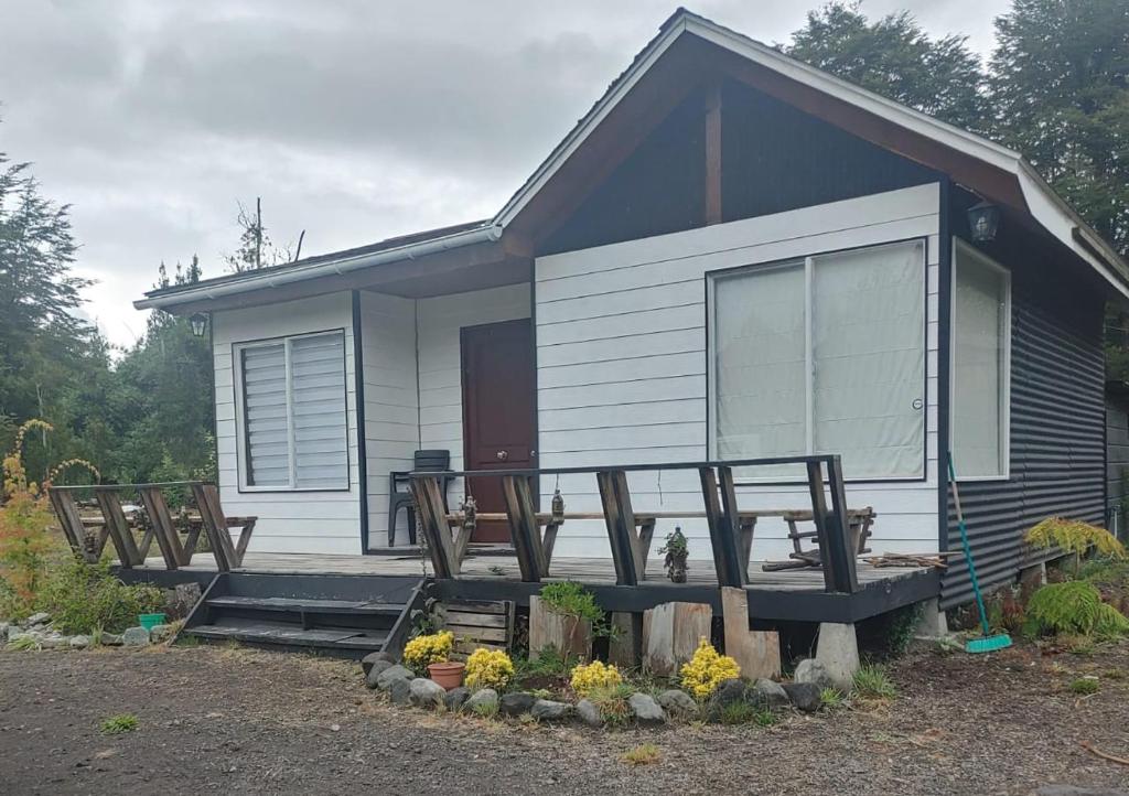 Κήπος έξω από το Cabañas Costabudy