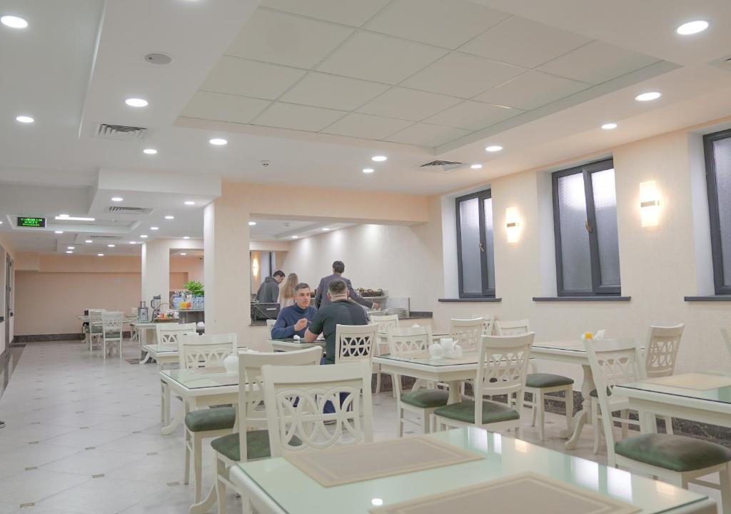 Restaurace v ubytování The Level Hotel