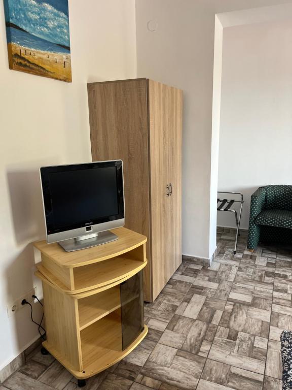 TV a/nebo společenská místnost v ubytování Centrum Motel