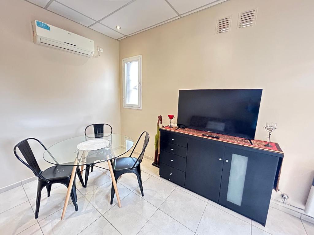 Μια τηλεόραση ή/και κέντρο ψυχαγωγίας στο Departamento ISABELLA