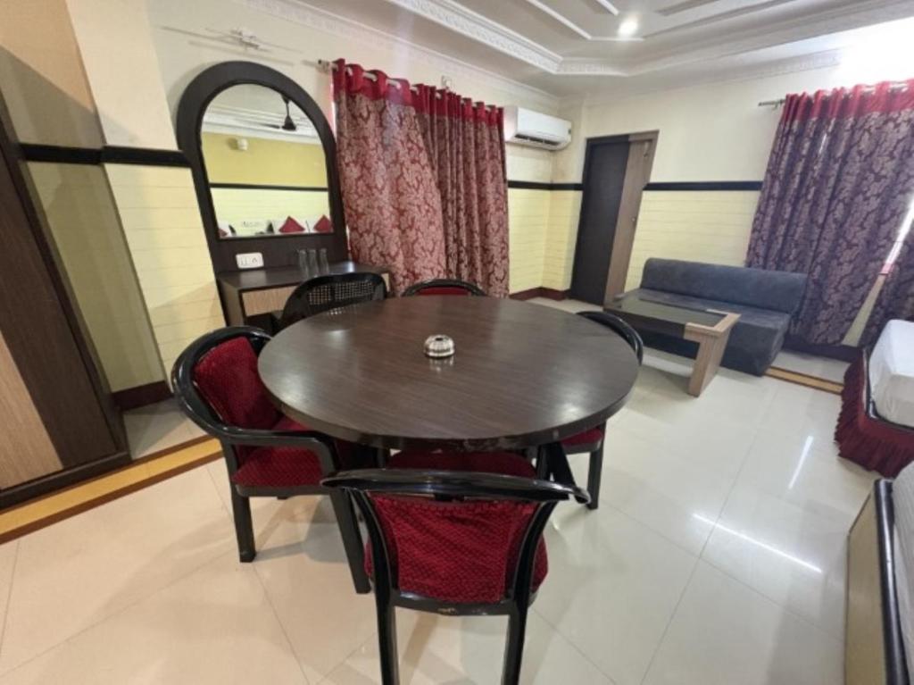 Posezení v ubytování Hotel Inn New Digha With Classic Swimming Pool