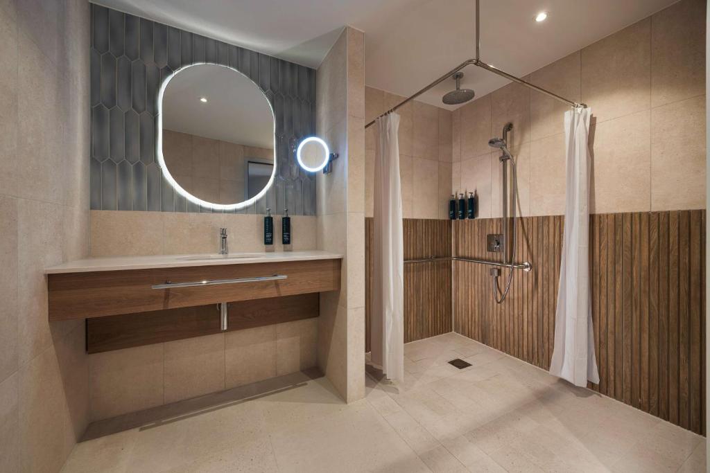 DoubleTree by Hilton Rotterdam Centre - Resim 18