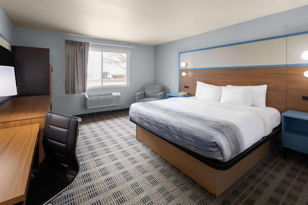 AmericInn by Wyndham Oscoda Near AuSable River photo
