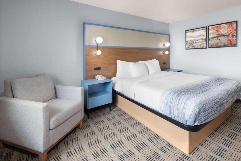 AmericInn by Wyndham Oscoda Near AuSable River photo