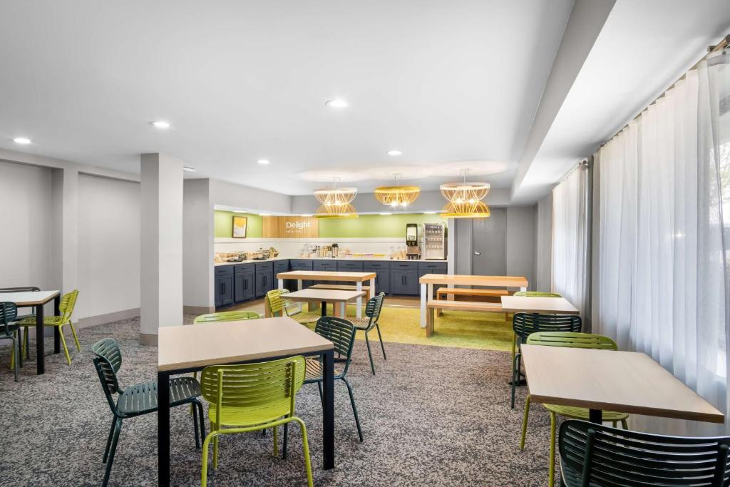 Spark By Hilton Grapevine DFW North photo