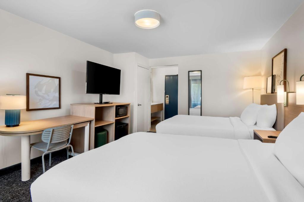 Spark By Hilton Grapevine DFW North - Queen Room With Two Queen Beds