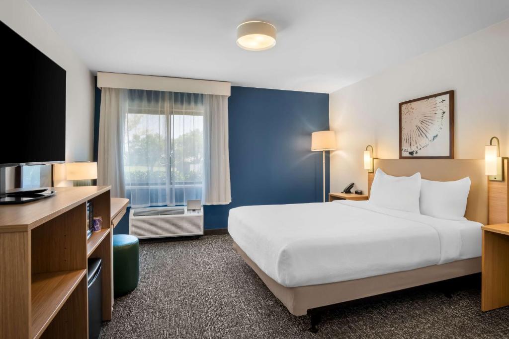 Spark By Hilton Grapevine DFW North photo