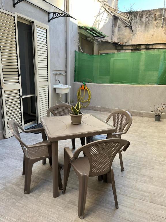 Gold House - Resim 26