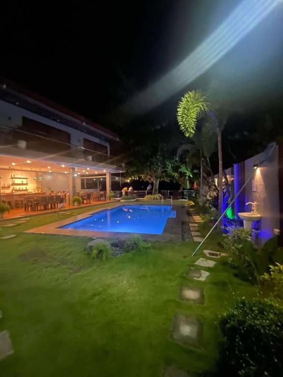 Bazén v ubytování Baki Divers and Beach Resort nebo v jeho okolí